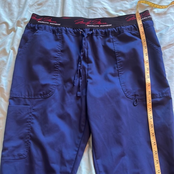 NURSES UNIFORM SCRUBS MARILYN MONROE MEDICHIC BLUE LARGE BOTTOMS 🫶🏼🦷 - Picture 8 of 12